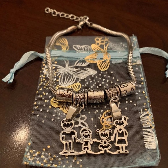 ‼️CLEARANCE SALE‼️ Cute family theme bracelets - Picture 3 of 3
